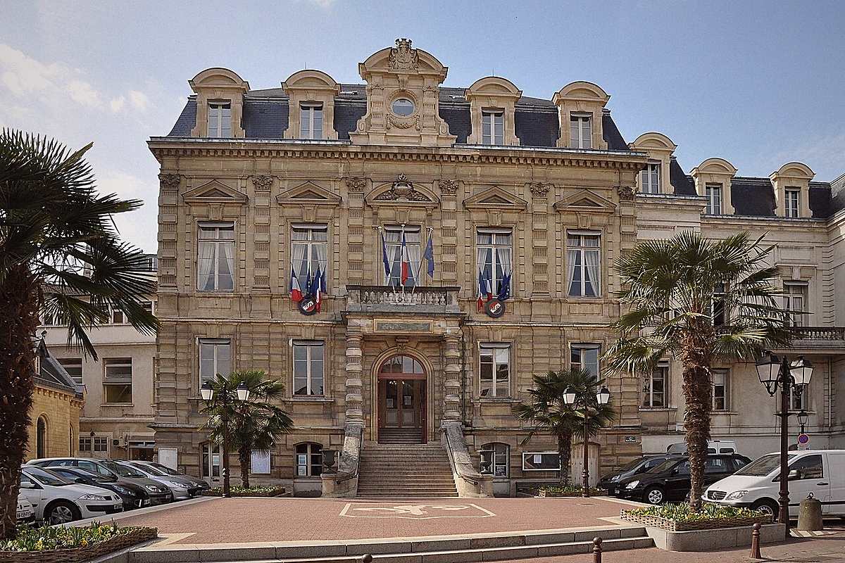 Vue de town hall à Saint-Cloud (Hauts-de-Seine)